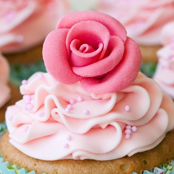 Meet your Posher, Ariana - Picture 1 of 1